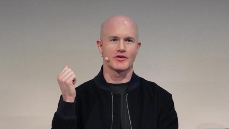 brian-armstrong-cua-coinbase-cho-biet-bitcoin-co-the-da-cham-day-o-muc-60.000-usd