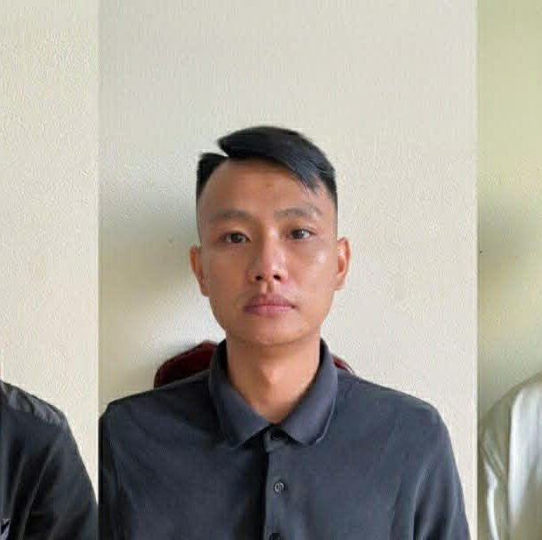 cong-an-ninh-binh-bat-giu-3-thanh-nien-cho-vay-qua-icloud-voi-lai-suat-toi-608%/nam