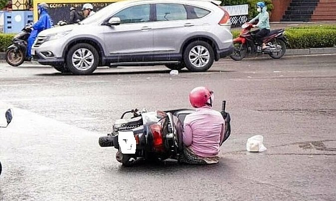 gap-tai-nan-vi-tranh-nguoi-di-sai-luat,-co-duoc-boi-thuong?
