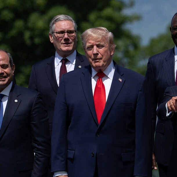 han-quoc-de-nghi-ong-trump-dan-dat-hoa-giai-voi-trieu-tien