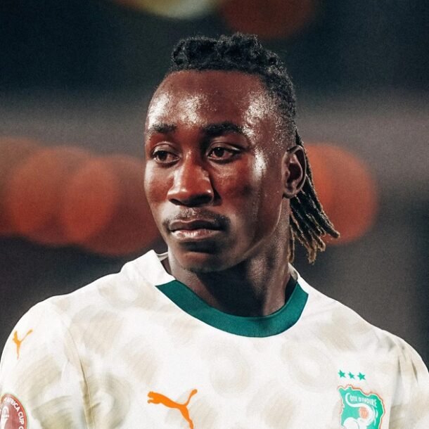 ngoi-sao-moi-noi-o-world-cup-gay-thon-thuc-vi-buc-tam-thu-gui-em-gai-qua-co