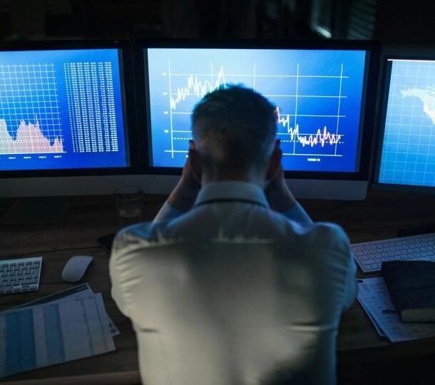hop-dong-thong-minh-va-tien-defi-dan-dau-thua-lo-khi-bitcoin-suy-yeu-trong-ngay-thu-4-lien-tiep