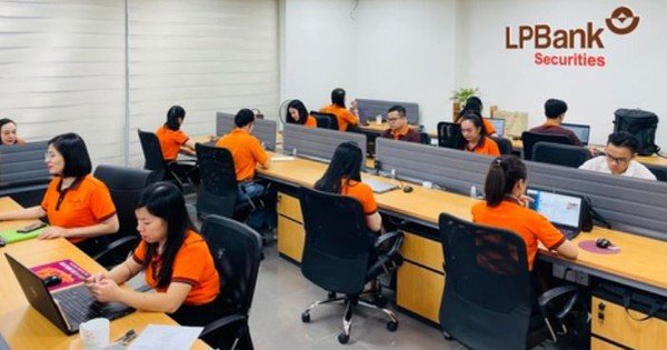lpbs-thay-the-thanh-vien-hdqt-doc-lap