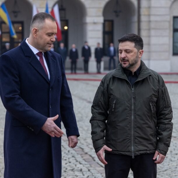 ukraine-co-man-dap-tra-sau-khi-ba-lan-tuoc-huan-chuong-cao-quy-da-trao-cho-ong-zelensky