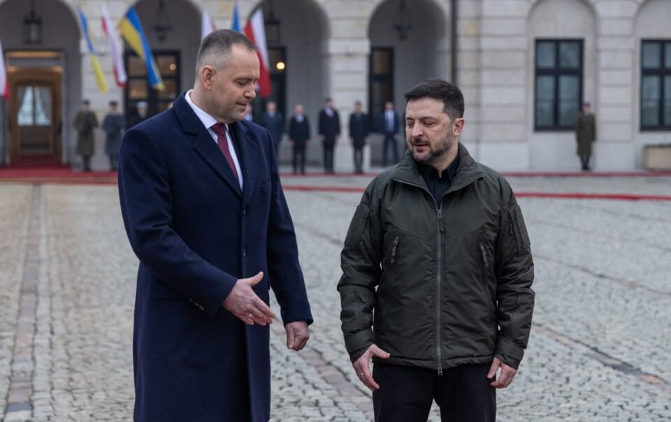 ukraine-co-man-dap-tra-sau-khi-ba-lan-tuoc-huan-chuong-cao-quy-da-trao-cho-ong-zelensky
