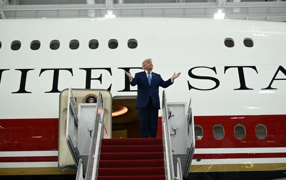 ong-trump-chinh-thuc-ra-mat-chuyen-co-khong-luc-mot-moi-cua-qatar-tang