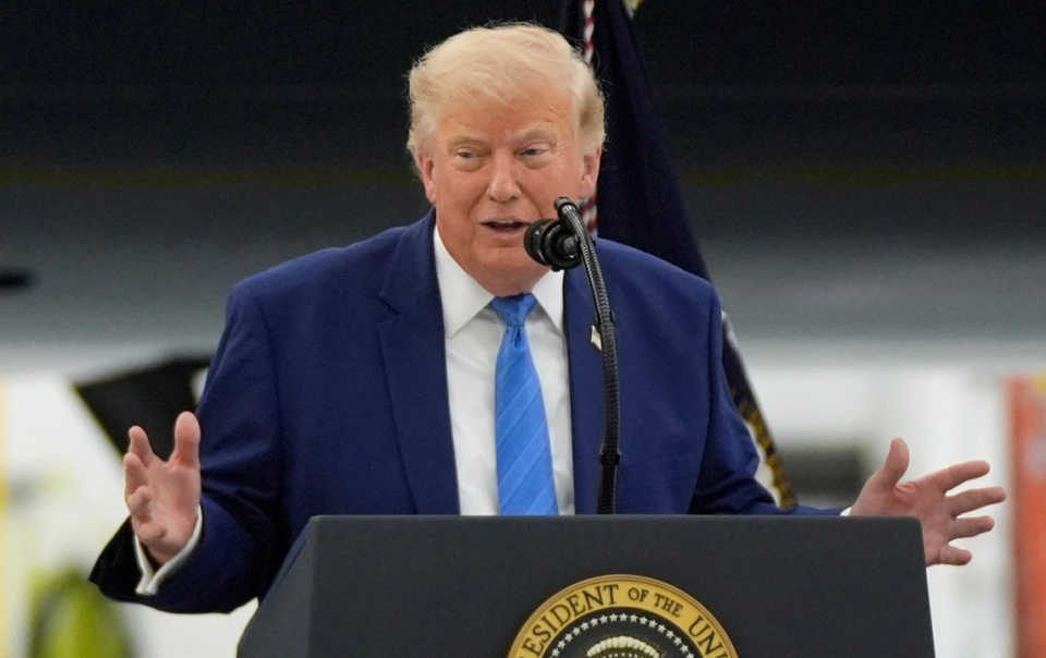 ong-trump-neu-kha-nang-thu-phi-qua-eo-bien-hormuz