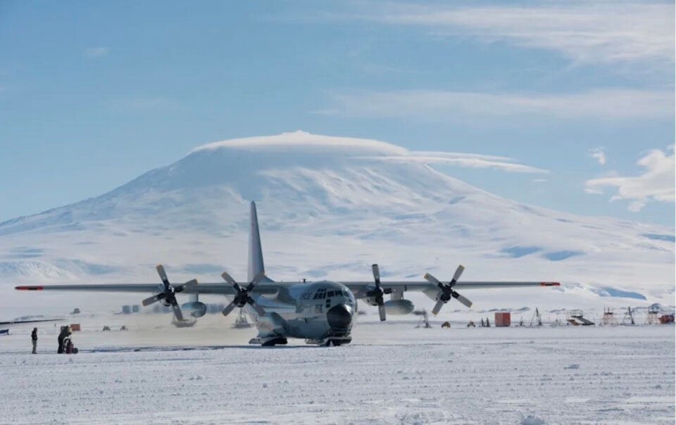 kham-pha-'ga-khong-lo'-van-tai-c-130-hercules-cua-quan-doi-my