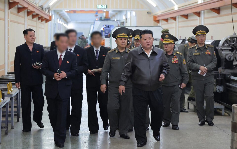 ong-kim-jong-un-tuyen-bo-day-nhanh-toc-do-tang-cuong-suc-manh-quan-su