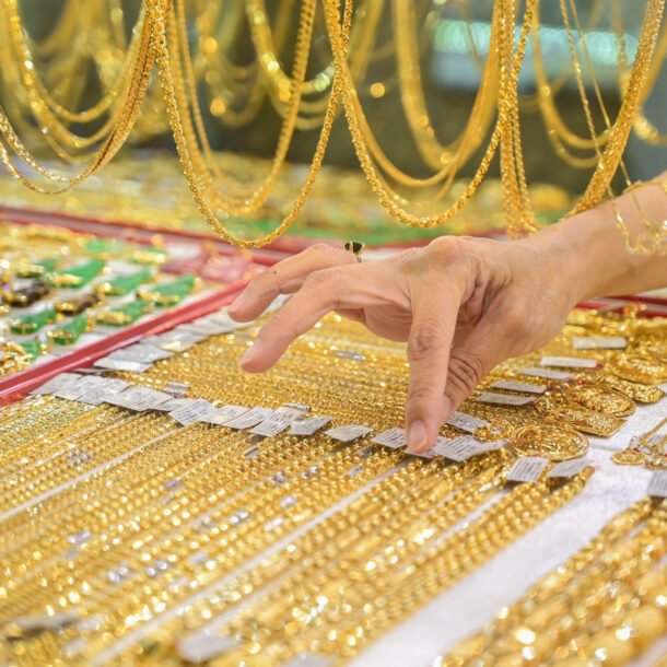 gia-vang-du-bao-tang-gap-doi-len-8.900-usd/ounce-nam-2030,-thuc-te-den-dau?