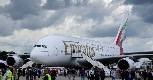 m&aacute;y-bay-a380-bi-nut-c&aacute;nh,-airbus-kiem-tra-th&ecirc;m-16-chiec