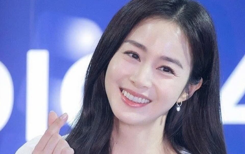 gu-thoi-trang-tri-thuc-cua-kim-tae-hee