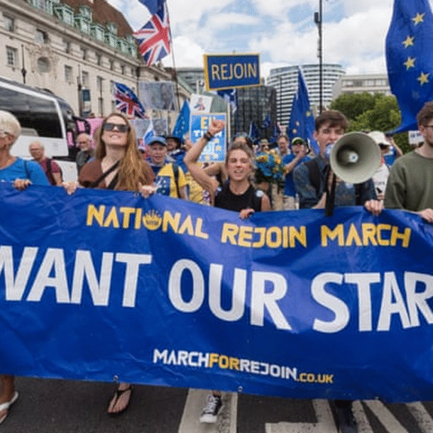 10-nam-sau-brexit:-gioi-tre-anh-muon-quay-lai-voi-eu