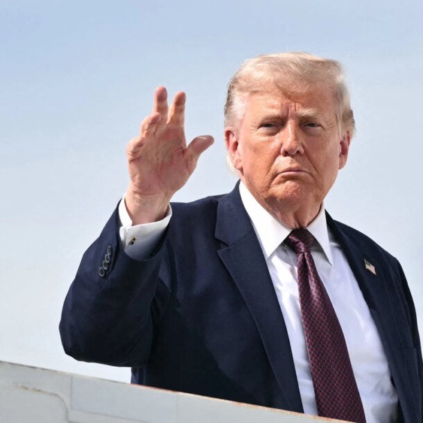ong-trump:-iran-cam-ket-se-khong-thu-phi-qua-eo-bien-hormuz