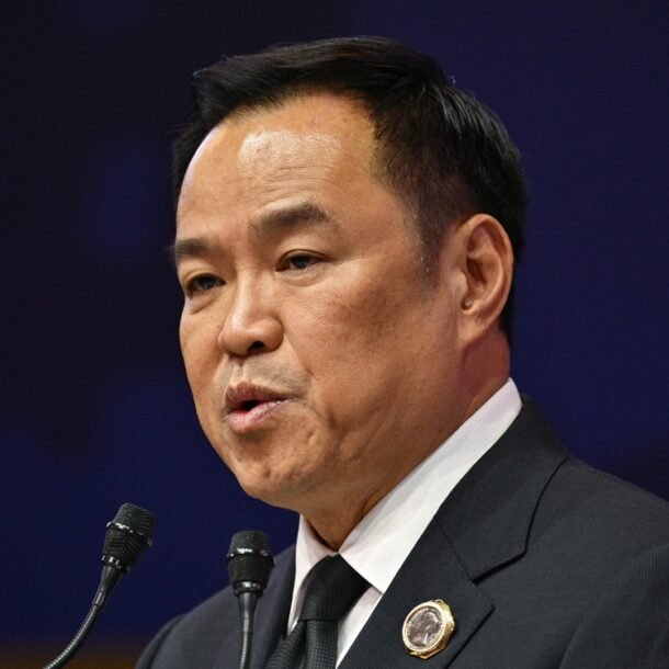 ong-anutin-phan-no,-huy-ket-qua-tuyen-dung-3.000-cong-chuc-vi-be-boi-mua-diem