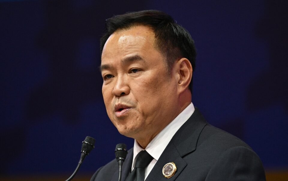 ong-anutin-phan-no,-huy-ket-qua-tuyen-dung-3.000-cong-chuc-vi-be-boi-mua-diem