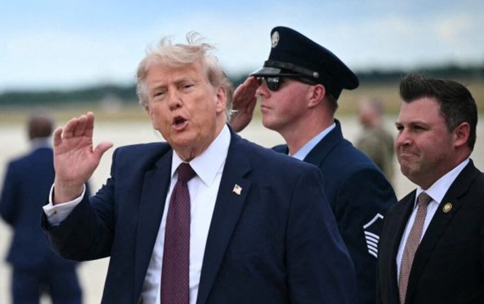 ong-trump-ra-lenh-dieu-tra-vi-gia-xang-khong-giam-nhu-ky-vong