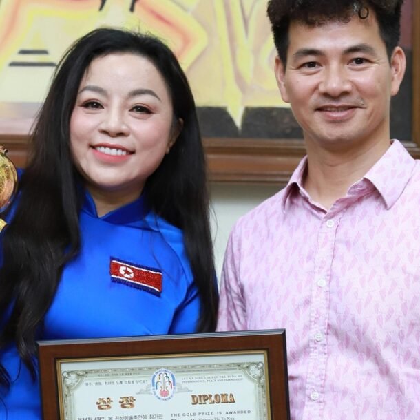 ca-si-to-nga-hat-tieng-trieu-tien,-gianh-cup-vang-lien-hoan-nghe-thuat-quoc-te-20-quoc-gia