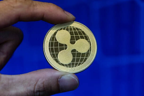 xrp-thu-nghiem-muc-ho-tro-$1-khi-thanh-ly-dai-han-tang-vot-trong-mo-hinh-nem-nhieu-thang
