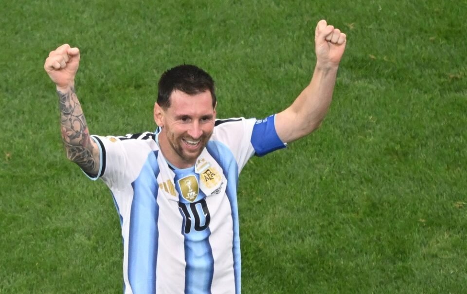 messi-se-ngoi-du-bi-tran-gap-jordan