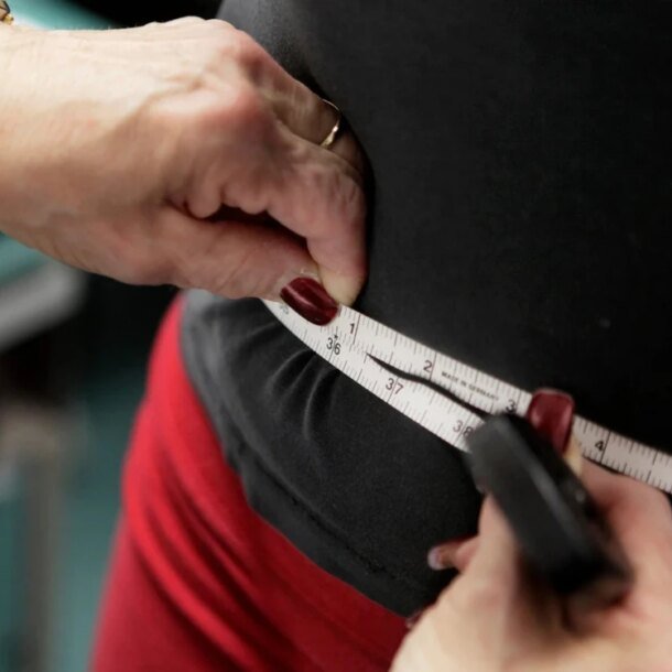 cau-be-7-tuoi-qua-doi-vi-beo-phi,-nang-hon-115kg
