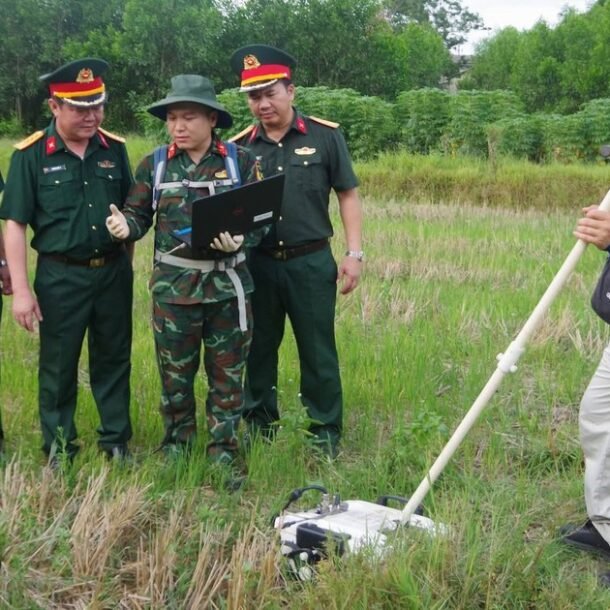 dung-ra-da-xuyen-dat-khao-sat-4-khu-vuc-nghi-co-mo-liet-si-tap-the-o-quang-tri