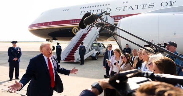 ông-trump-lan-dau-bay-trên-chuyên-co-400-trieu-usd-do-qatar-tang