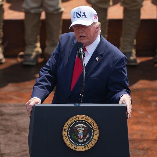ong-trump-len-tieng-ve-khoan-thu-gan-1,2-ty-usd-tu-tien-so