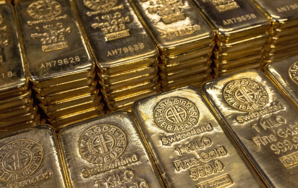 cac-ngan-hang-trung-uong-muon-ban-usd-mua-vang