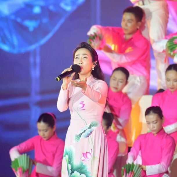 ‘rang-ro-ten-nguoi’-ket-noi-trieu-trai-tim-huong-ve-thanh-pho-50-nam-mang-ten-bac
