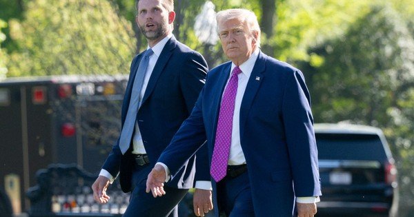bat-ngo-cách-tong-thong-trump-quan-lý-khoi-tài-san-khong-lo