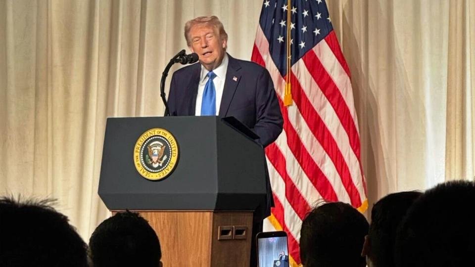 du-lieu-blockchain-cho-thay-so-nguoi-mua-token-tien-dien-tu-cua-trump-da-giam-3,8-ty-usd