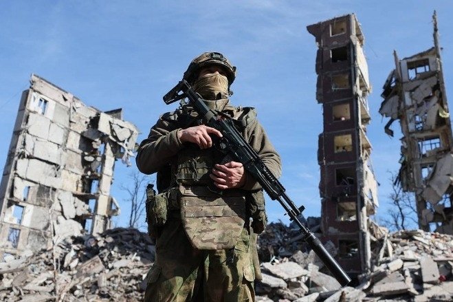 nga-noi-ukraine-tu-choi-ngung-ban,-kiev-khang-dinh-moscow-mat-kiem-soat-bien-den