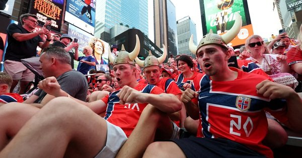 giai-m&atilde;-dieu-'ch&egrave;o-thuyen-viking'-cua-na-uy-g&acirc;y-b&atilde;o-tai-world-cup
