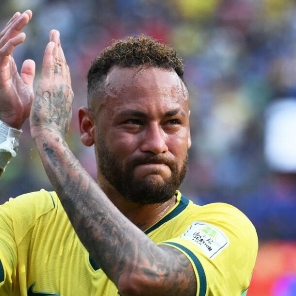 neymar-bat-khoc-nuc-no,-noi-loi-tu-gia-tuyen-brazil