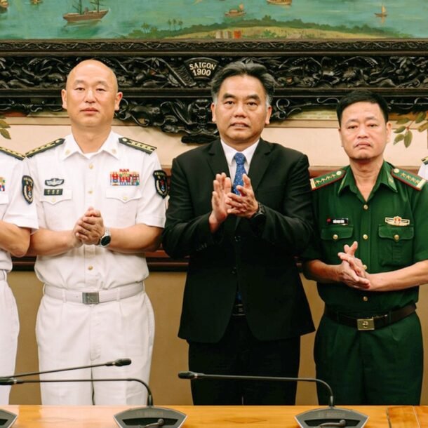 lanh-dao-ubnd-tp.hcm-tiep-bien-doi-tau-thich-ke-quang-–-hai-quan-trung-quoc