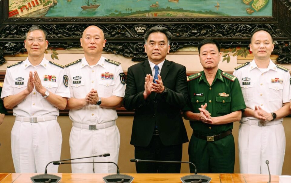 lanh-dao-ubnd-tp.hcm-tiep-bien-doi-tau-thich-ke-quang-–-hai-quan-trung-quoc