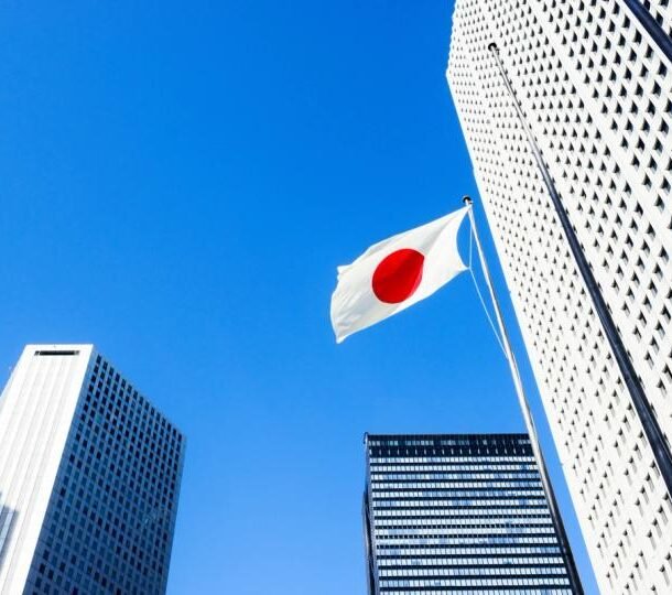 bitcoin,-xrp-thu-hut-cac-cong-ty-nhat-ban-khi-dong-yen-yeu-thuc-day-da-dang-hoa-kho-bac