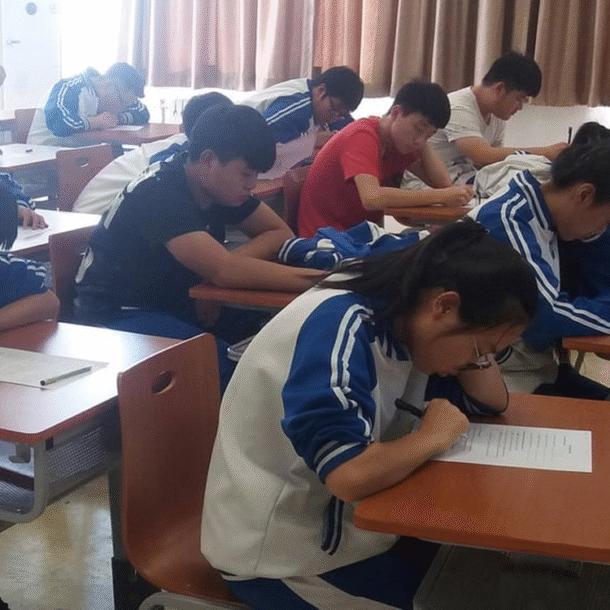 truong-hoc-trung-quoc-gay-tranh-cai-vi-yeu-cau-hoc-sinh-khai-bao-tai-san-gia-dinh