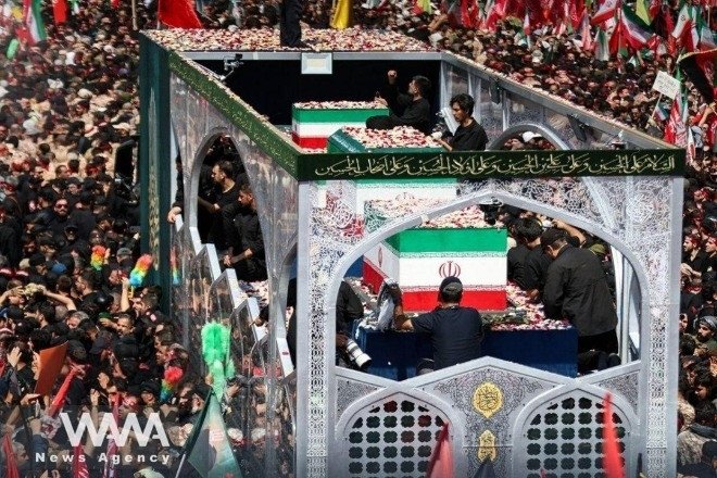 iran-an-tang-co-lanh-tu-ali-khamenei,-tau-thuyen-qua-hormuz-giam-manh