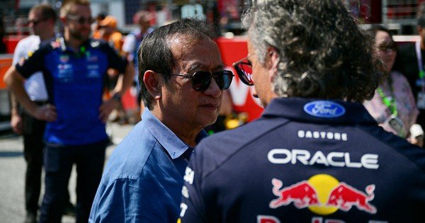 b&aacute;n-gan-14-ti-lon-nuoc-tang-luc,-de-che-red-bull-lai-gi&agrave;u-nhat-th&aacute;i-lan