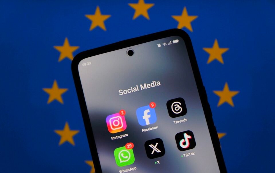 chau-au-yeu-cau-meta-tat-tinh-nang-gay-nghien-tren-facebook-va-instagram