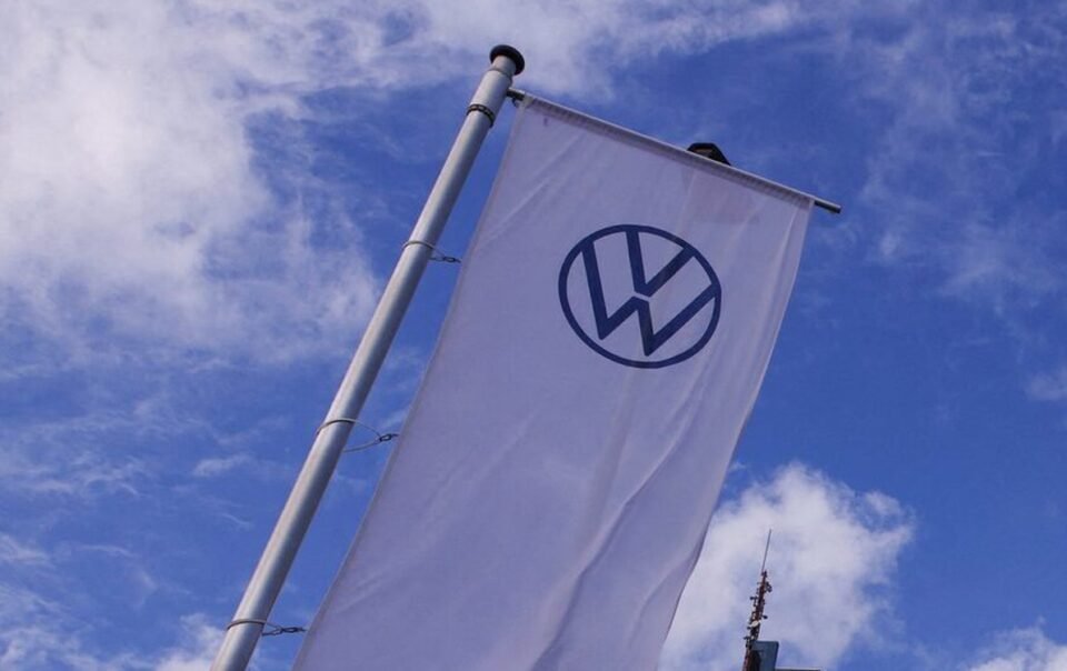volkswagen-cat-nua-so-luong-mau-xe,-sa-thai-100.000-nhan-vien