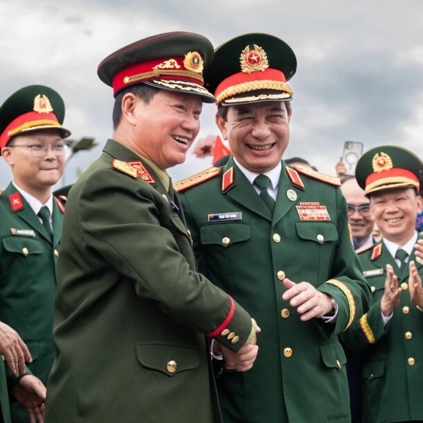 viet-nam-–-lao-duy-tri-moi-quan-he-truoc-sau-nhu-mot,-di-vao-chieu-sau,-dom-hoa-ket-trai