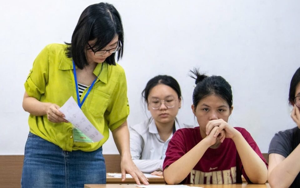 thu-tuong-yeu-cau-hoan-thanh-sap-xep-truong-cong-lap-truoc-30-8