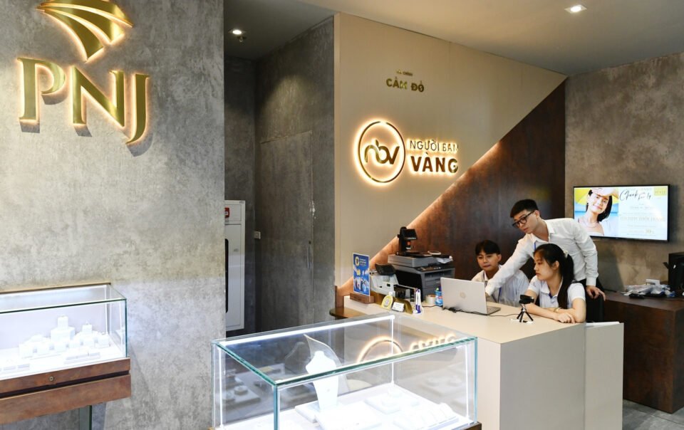 dong-thai-moi-cua-nhom-quy-thuoc-vinacapital-giua-luc-co-phieu-pnj-lao-doc