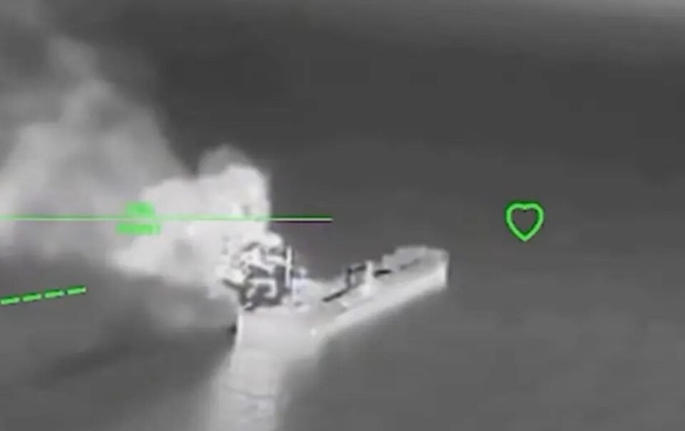 nga-thua-nhan-thieu-nhien-lieu-do-drone-ukraine-tan-cong,-phai-cam-xuat-khau-xang-dau