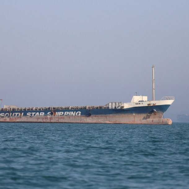 vi-sao-cac-cuoc-dam-phan-ve-eo-bien-hormuz-can-su-tham-gia-cua-oman?