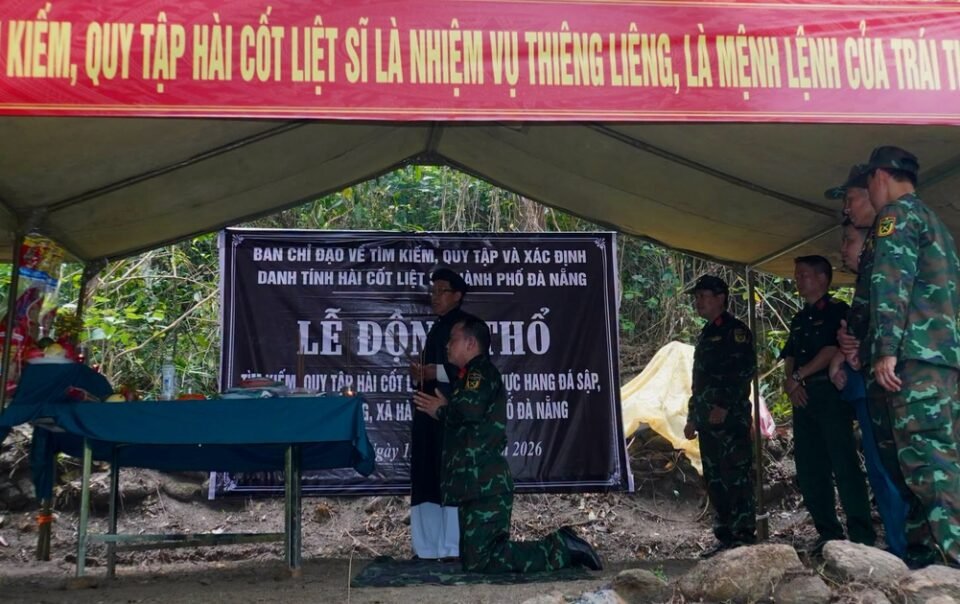 da-nang-huy-dong-bo-doi-tim-kiem-hai-cot-8-liet-si-trong-hang-da