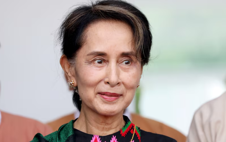 myanmar-cam-ket-se-cham-soc-ba-aung-san-suu-kyi-chu-dao